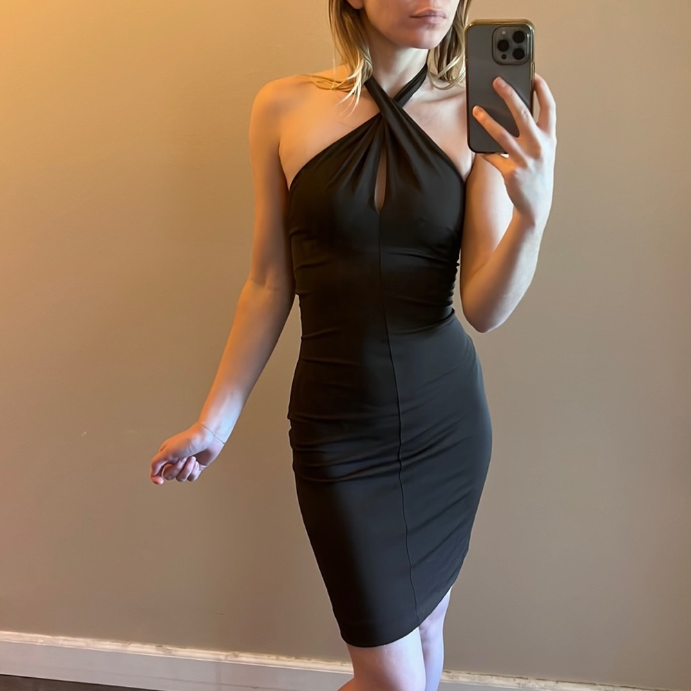 🤎gucci brown fitted cross neck halter dress with bamboo clasp